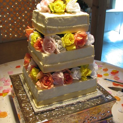 Roses And Squares Wedding Cake