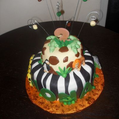 Zoo/jungle Cake
