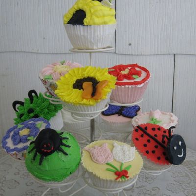 Bugs And Blooms Cupcakes