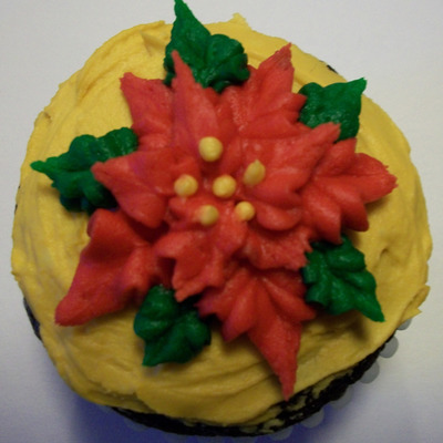 Poinsettia Cupcake