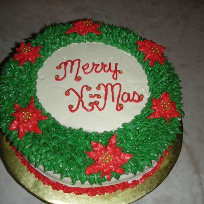 Poinsettia Wreath Cake