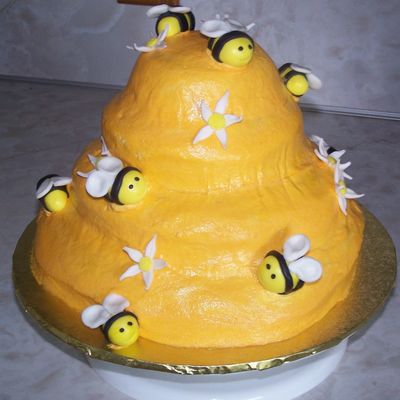 Bumble Bee Cake