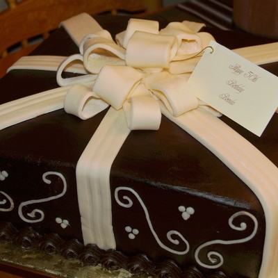 Birthday Present Cake