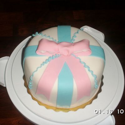 Bow Cake