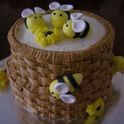 Bee-Cause Cake