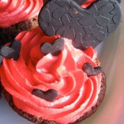 Chocolate Mudcake With Red Buttercream With Black Hearts