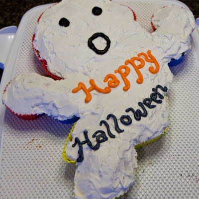 Ghost Cupcake Cake
