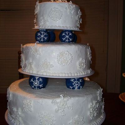 First Wedding Cake >>>Snowflakes