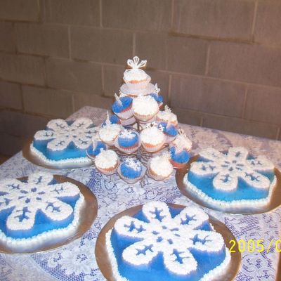 Snowflake Cakes And Cupcakes.