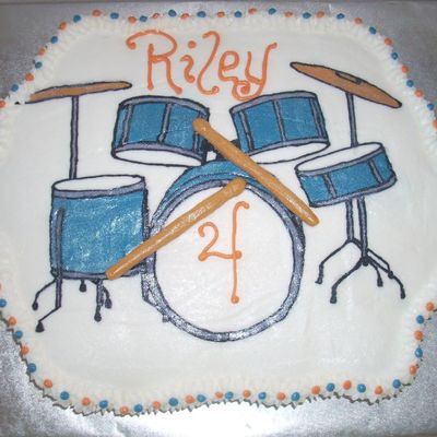 Riley's Drums Cupcake Cake