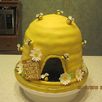 Bee Hive Cake