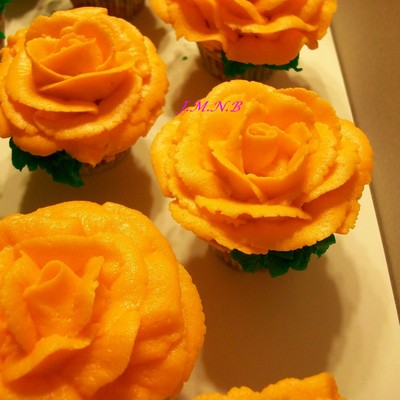 Mini Cupcakes With Roses