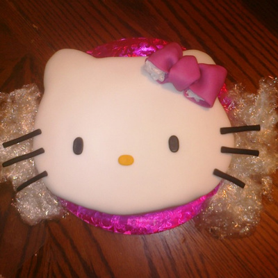 Hello Kitty Cake