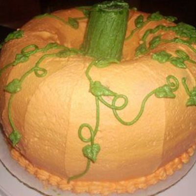 Halloween Pumpkin Bundt Cake