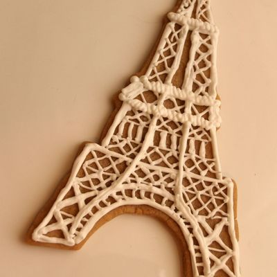 Eiffel Tower Cookie