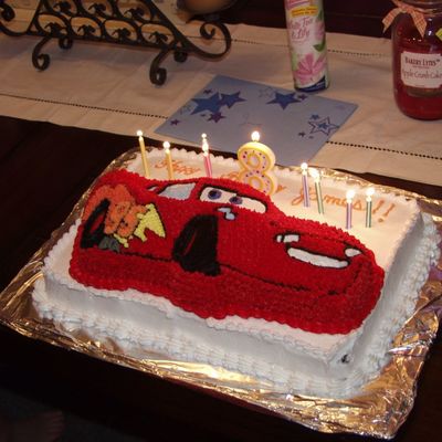Lightining Mcqueen Cake