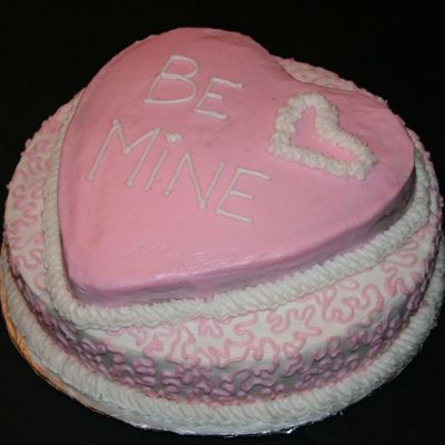 "be Mine" Valentine Cake