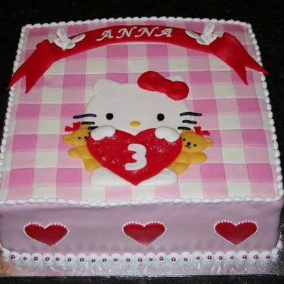Hello Kitty Cake