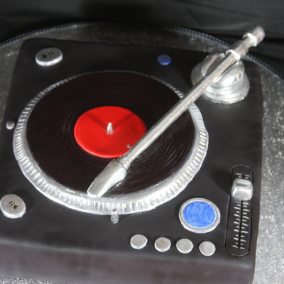 Turntable Cake