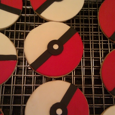 Pokemon Ball Cookies