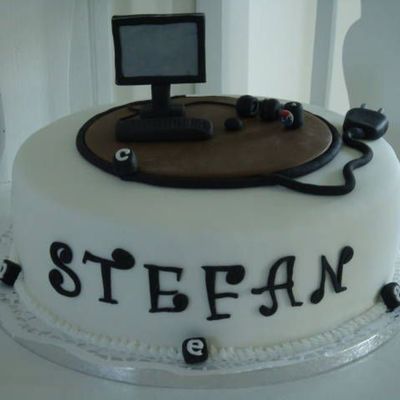 Computer Cake