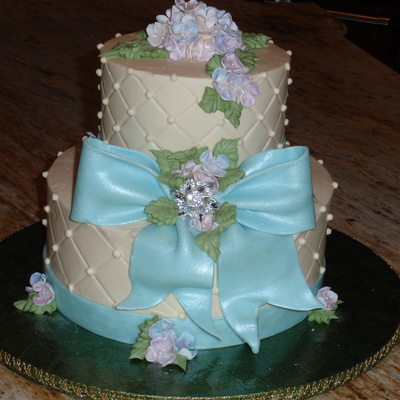 Hydrangea And Bow Cake