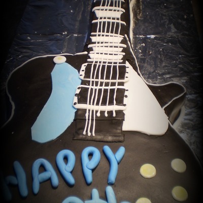 Guitar Cake