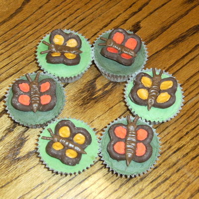 Pretzel Butterfly Cupcakes