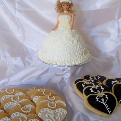 Bridal Doll And Bride And Groom Cookies