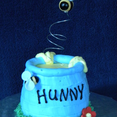 Pooh's Hunny Pot Smash Cake