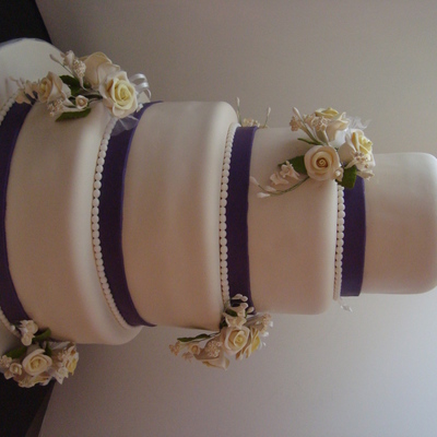 Round Wedding Cake