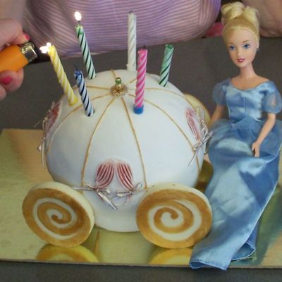 Beginner's Cinderella Carriage Cake