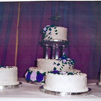 Three Tiered With Three Satelite Cakes