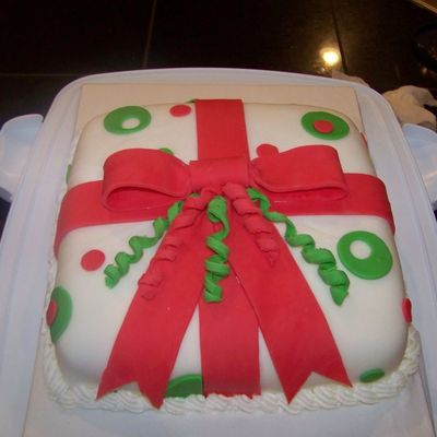 Fondant Present Cake