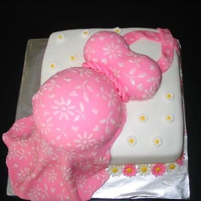 Daisy Belly Cake