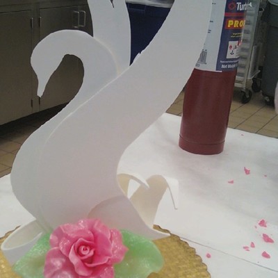 Pastillage Swan And Sugar Rose