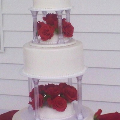 Red Rose Cake