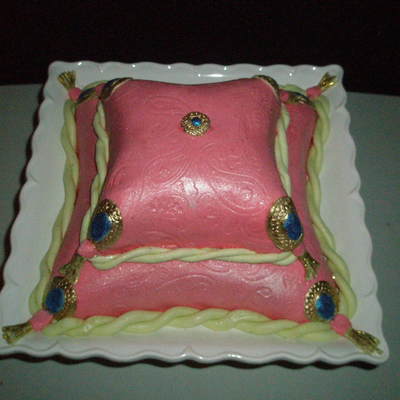 Pillow Cake Trying New Wilton Cakepans!