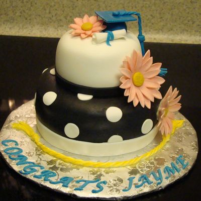 Daisy Graduation Cake