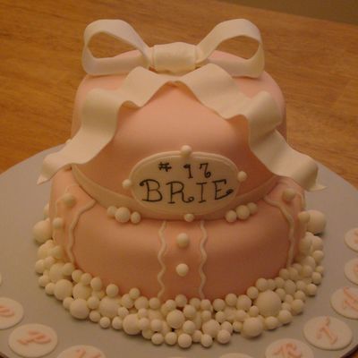 Brie's Pink Bubble Cake