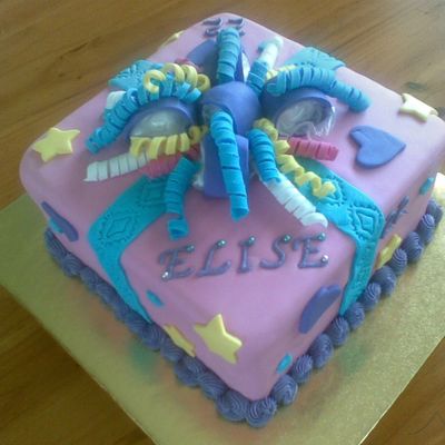 Pink Present Cake!