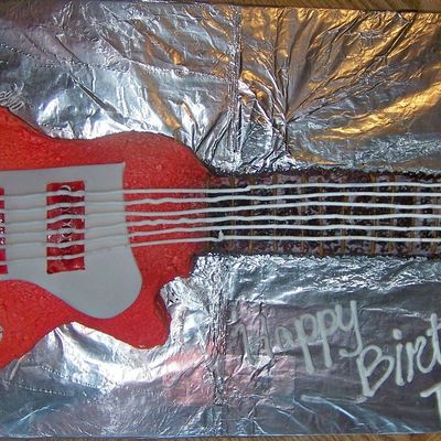 Guitar Cake