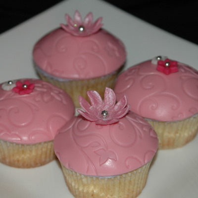 Fondant Covered Cupcakes
