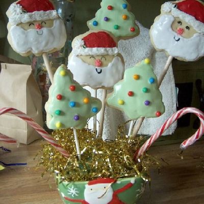 Santa Cookie Bouquets