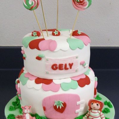 "happy Birthday W/strawberry Shortcake !"