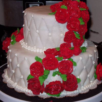 Red Velvet Cake With Red Roses