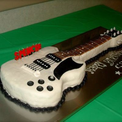 Guitar Cake