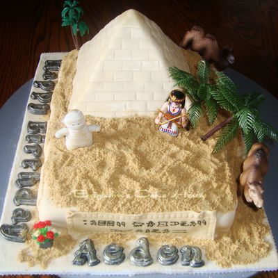 Pyramid Cake