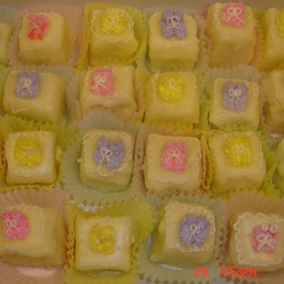 Baby Shower Petit Fours