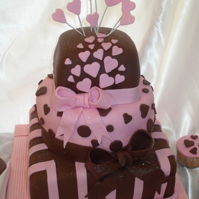 Pink And Chocolate Cake!!